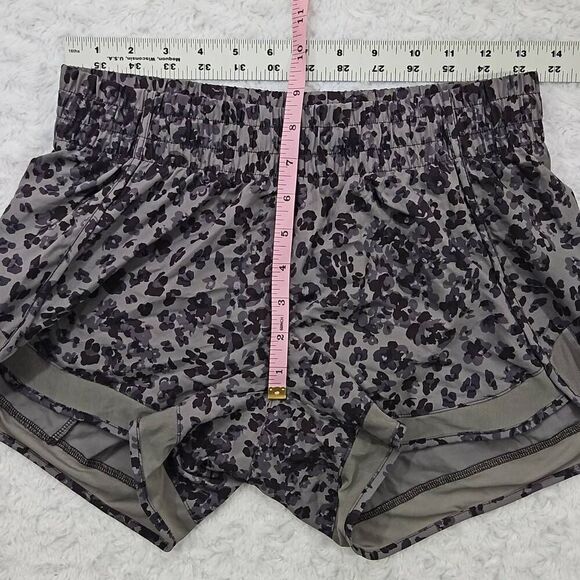 Athleta Womens XS Printed Mesh Racer Run Short Grey and Black Leopard Print 4" - Picture 3 of 10